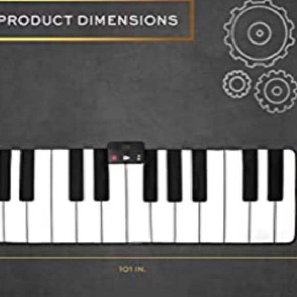 New FAO SCHWARZ giant piano - Picture 2 of 3